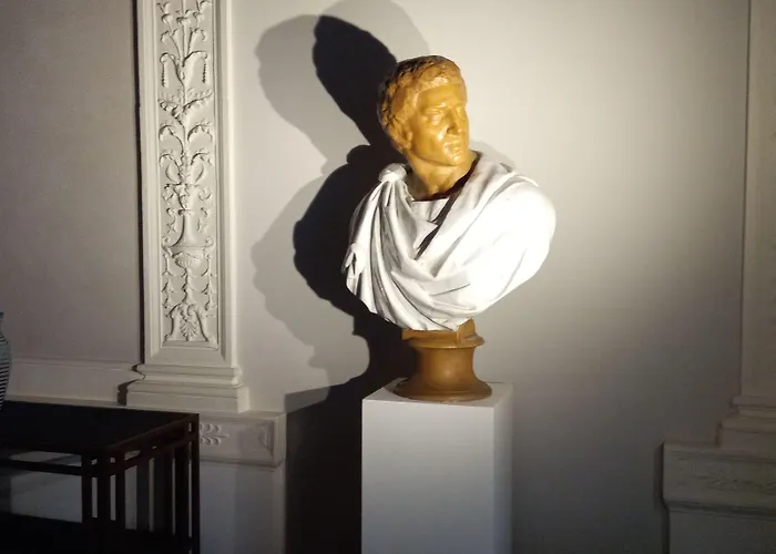 L'obelisque Maison De Luxe